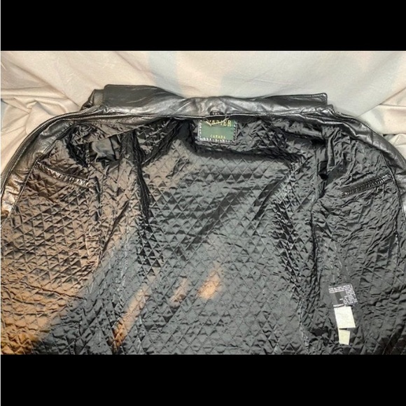 vintage Danier thinsulate black leather jacket tagged xs fits ladies M - Picture 6 of 7